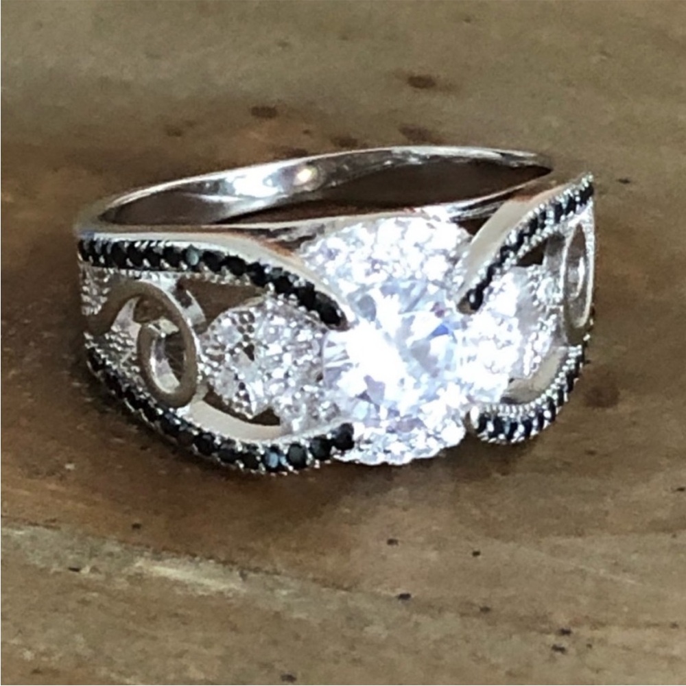 NWOT Elegant Sterling Silver and Black/ Clear Cz Women's Ring